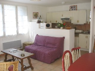 Photo N6:   Gte rural    Beaucaire Vacances Nmes Gard (30) FRANCE 30-7486-1