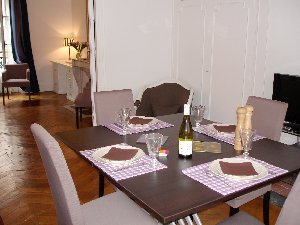 Photo N4:  Appartement    Paris Vacances Champs-Elysees Paris (75) FRANCE 75-7754-1