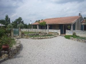 Photo N1:  Villa - maison Cereste Vacances Apt Alpes de Haute Provence (04) FRANCE 04-7973-2