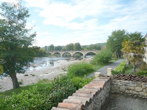 Photo N2:   Gte rural    Saint-Cyprien Vacances Sarlat Dordogne (24) FRANCE 24-8243-3